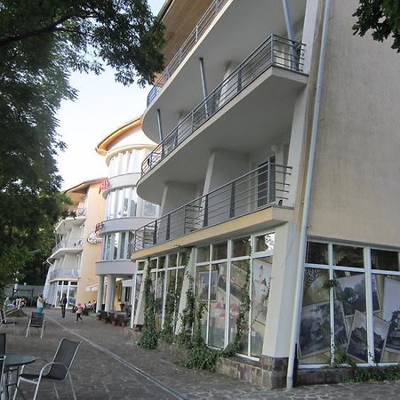 Quelle Polyana Hotel Luaran gambar