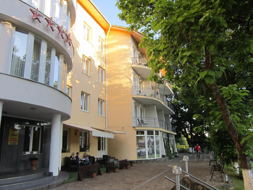 Quelle Polyana Hotel Luaran gambar