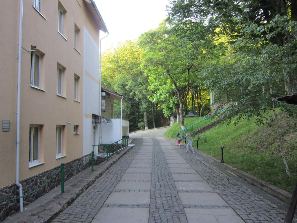Quelle Polyana Hotel Luaran gambar